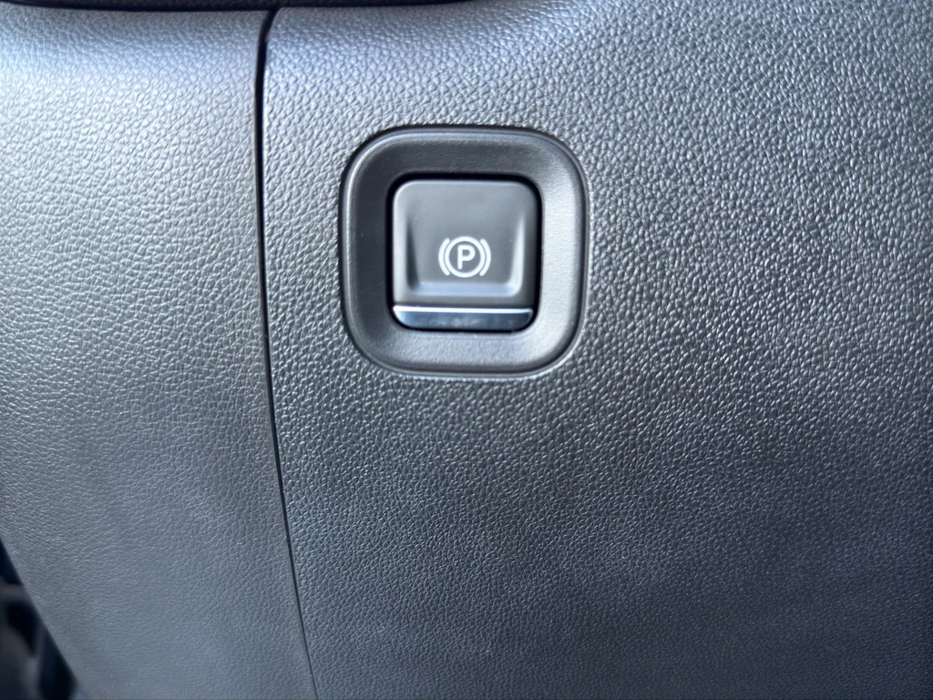 Used 2021 Onyx Black GMC Denali image 22