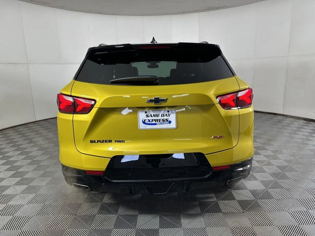Used 2022 Yellow Metallic Chevrolet RS image 18