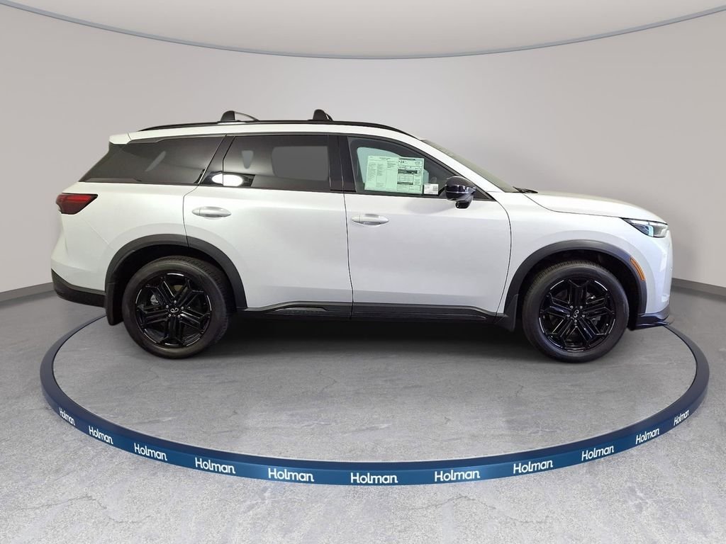 New 2026 RADIANT WHITE INFINITI Sport AWD image 4