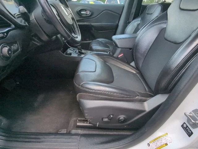 Certified Used 2021 White Jeep Latitude Plus image 10
