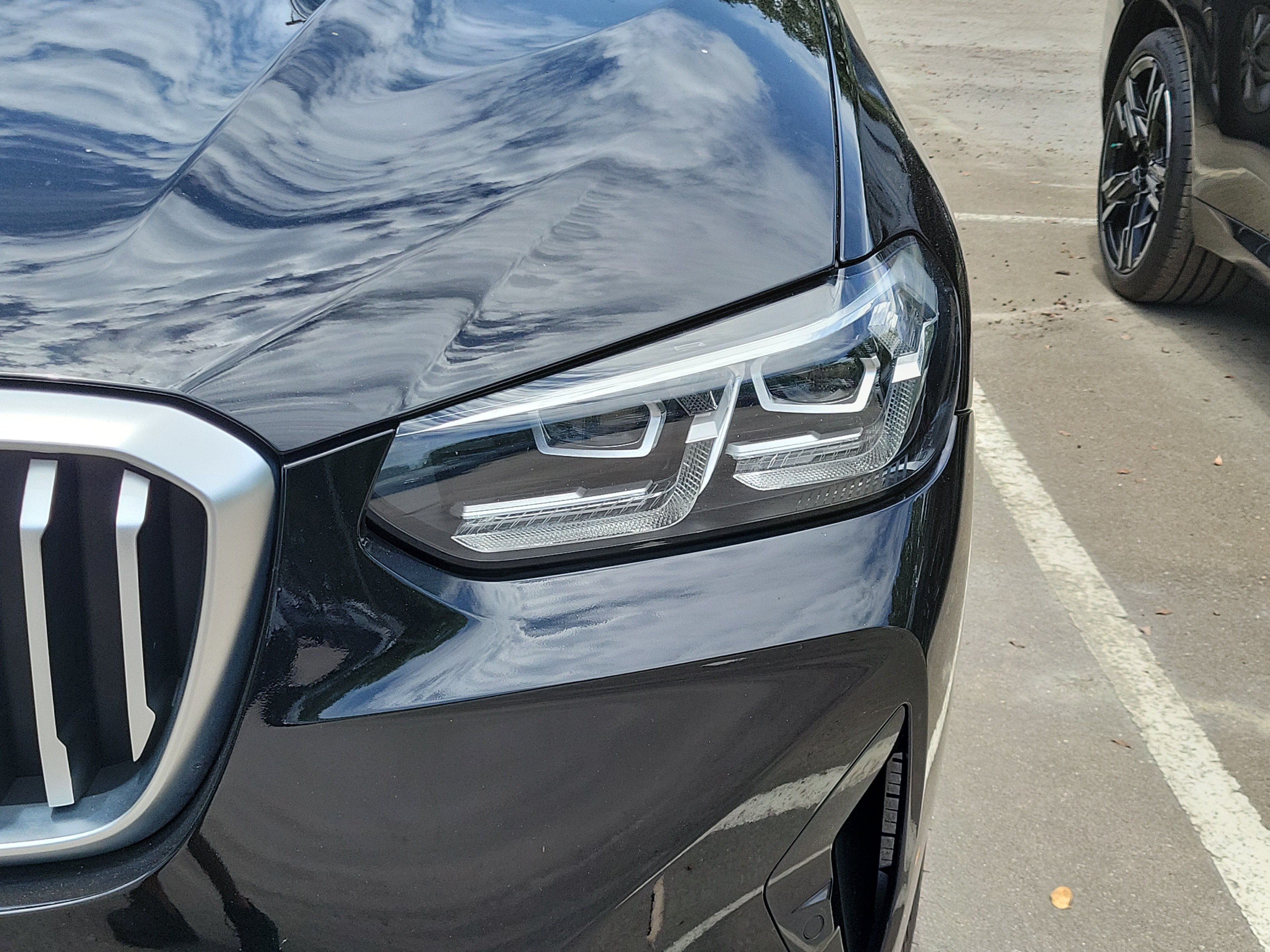 Used 2022 Jet Black BMW sDrive30i image 5