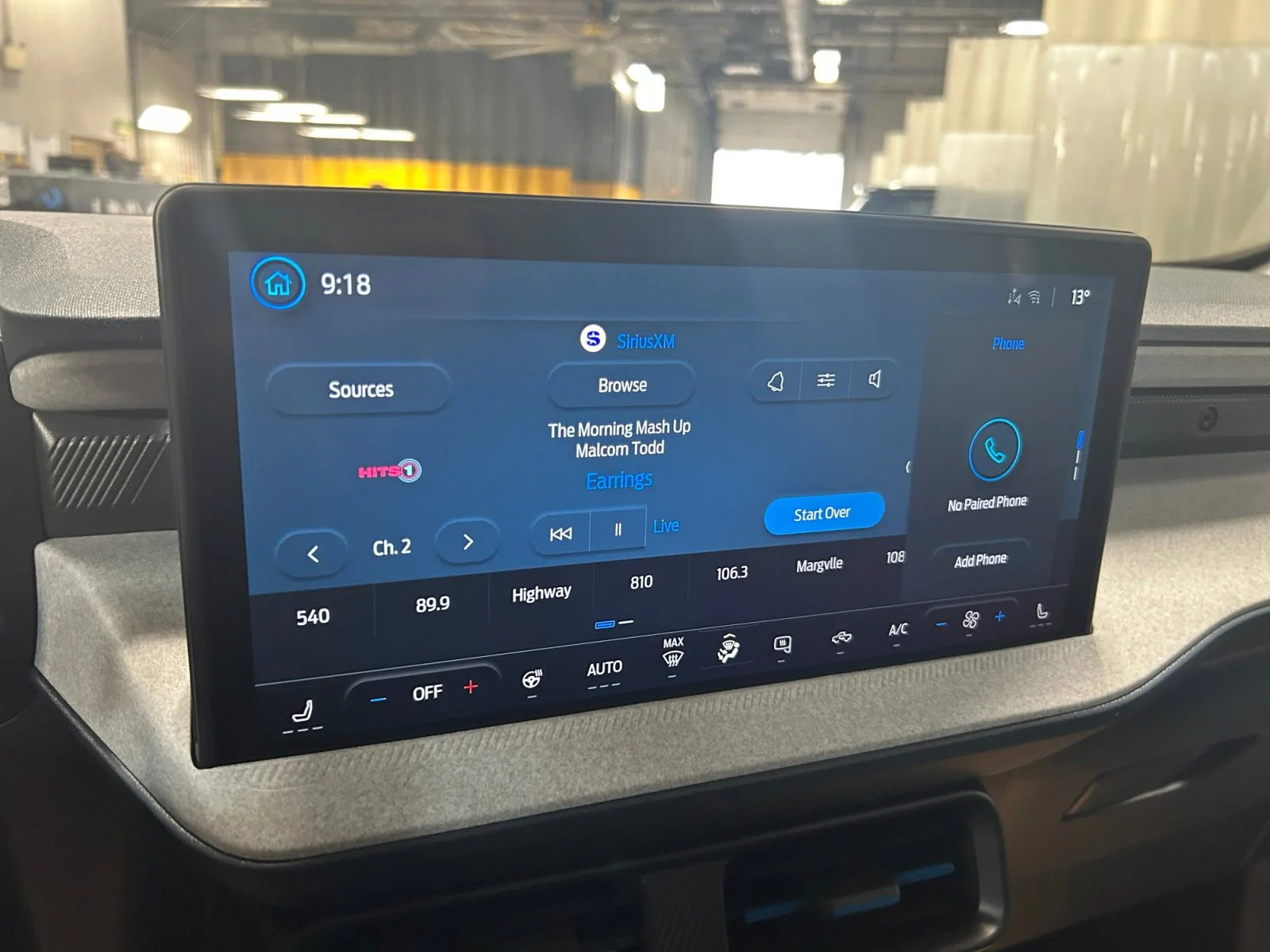 New 2026 Oxford White Ford XLT image 21