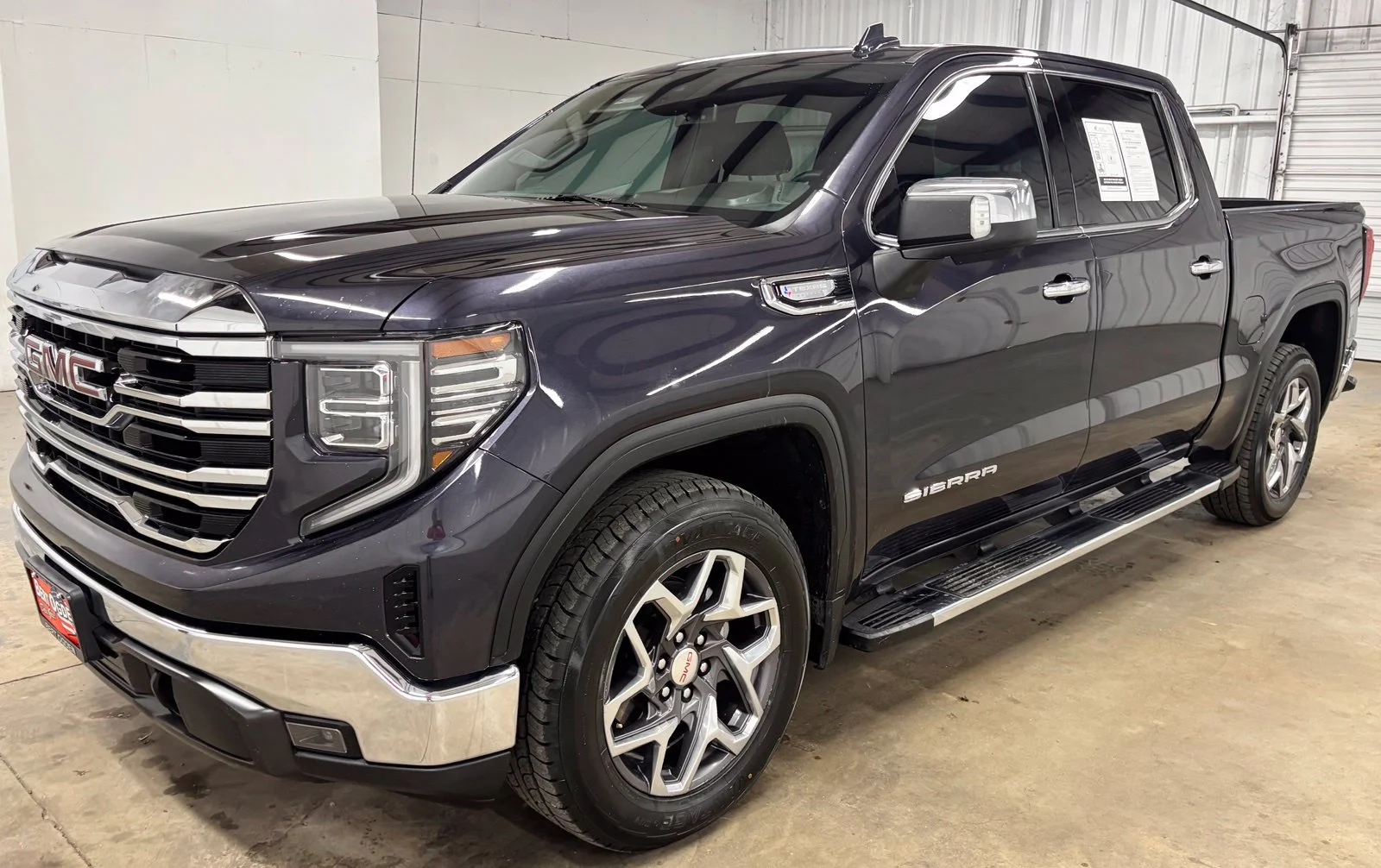 Used 2022 Silver GMC SLT image 3