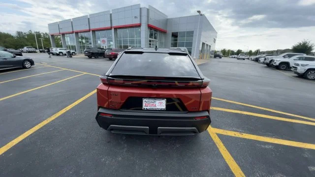 2026 Toyota C-HR XSE - Photo 9