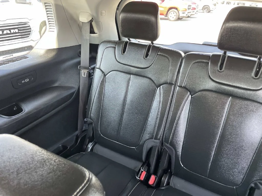 Used 2023 White Jeep Limited image 12