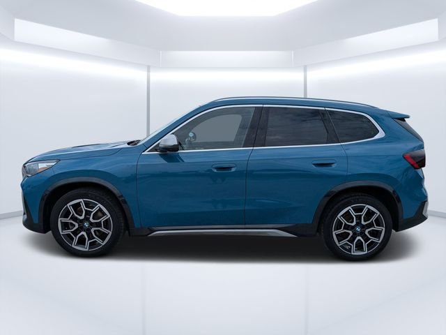 Used 2023 Blue BMW xDrive28i image 6