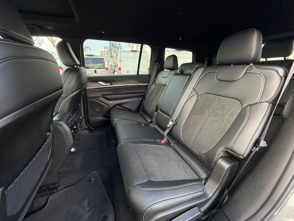 New 2026 Baltic Gray Metallic Clear-Coat Exterior Paint Jeep Altitude image 25