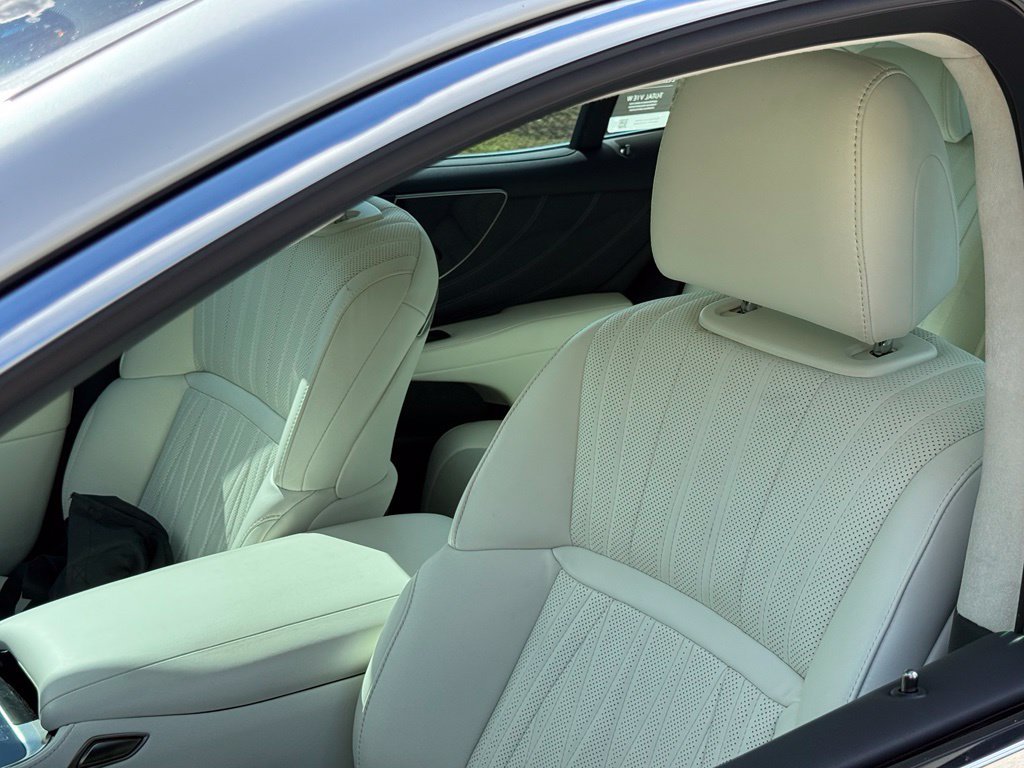 Used 2023 White Lexus 500 image 17