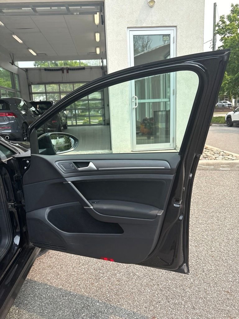Used 2021 Black Volkswagen 2.0T S image 26