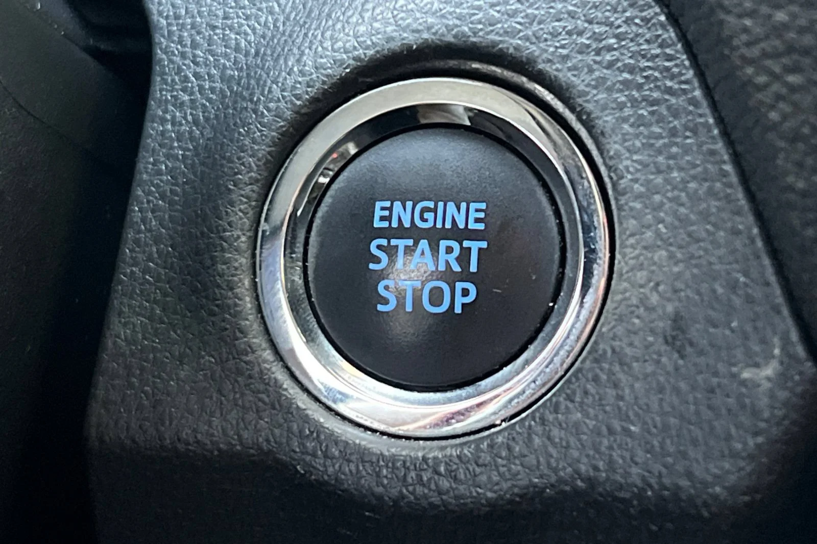 Used 2020 Gray Toyota XLE Premium image 22