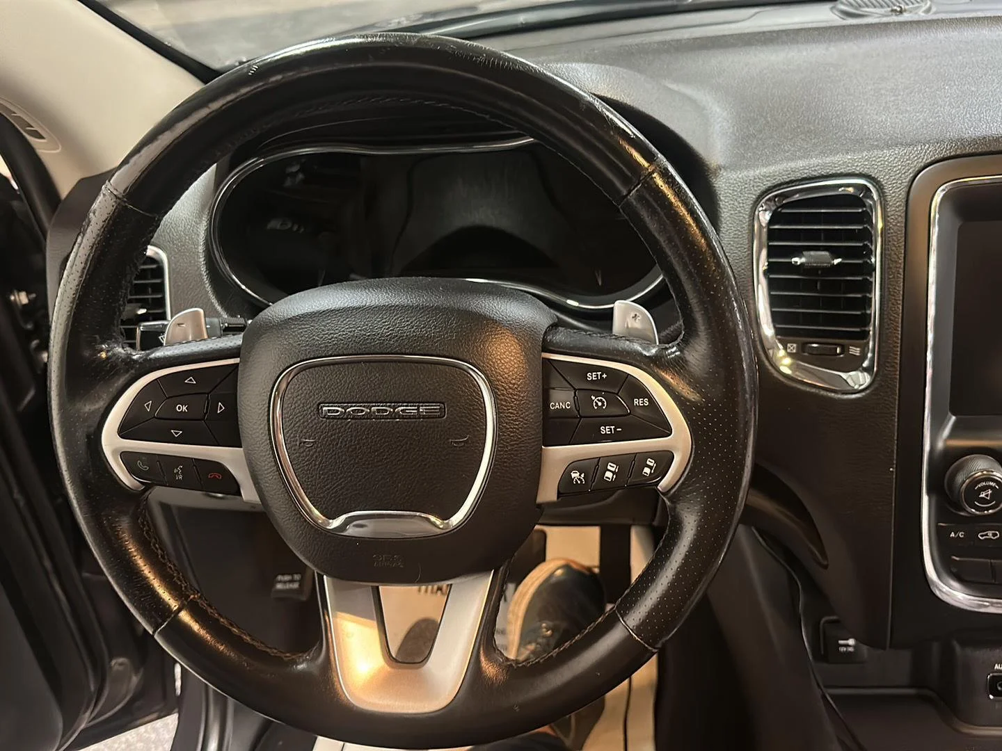 Used 2014 Granite Crystal Metallic Clearcoat Dodge Citadel image 18