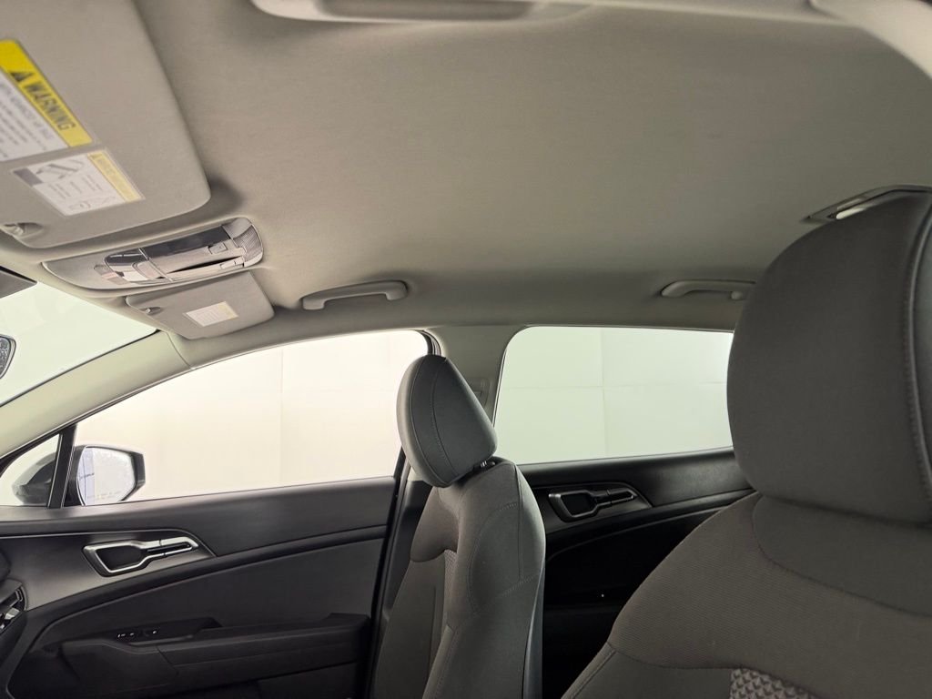 Used 2026 Fusion Black Kia S image 23