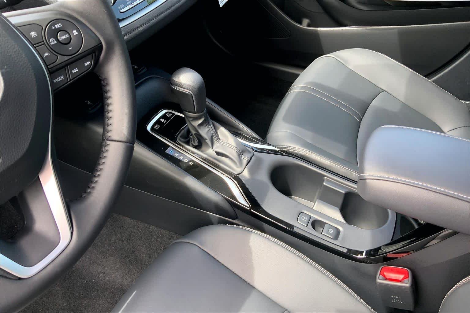 New 2026 Classic Silver Metallic Toyota Hybrid XLE image 7