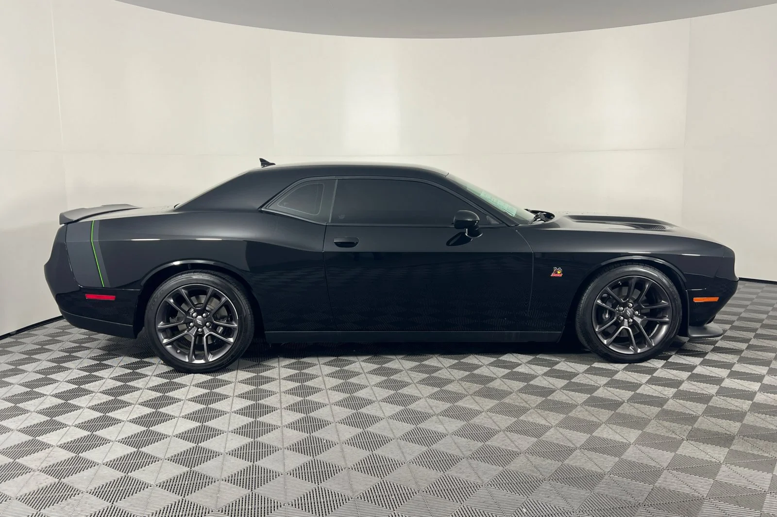 Used 2022 Pitch Black Clearcoat Dodge R/T Scat Pack image 2
