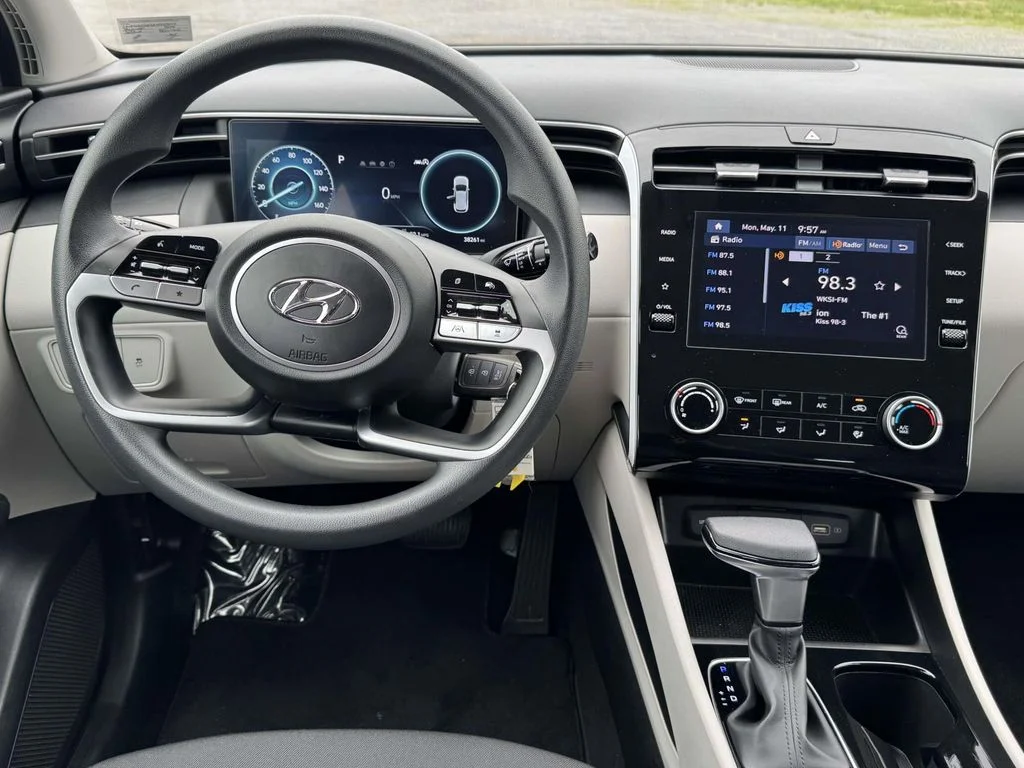 Used 2024 Silver Hyundai SE image 16