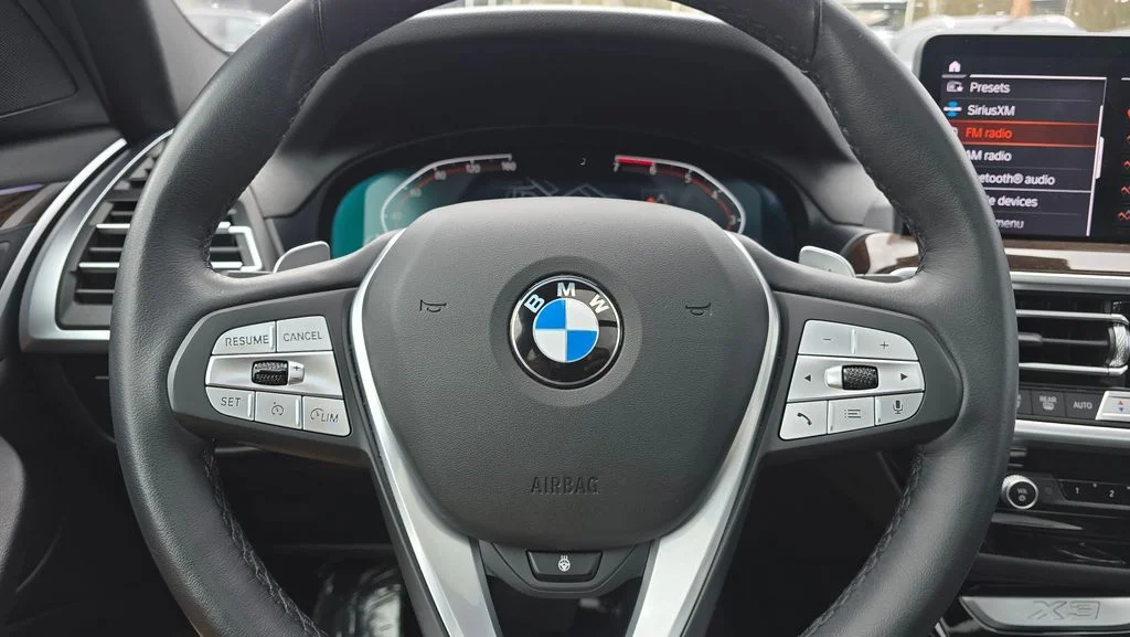Used 2024 Black Sapphire Metallic BMW xDrive30i image 27
