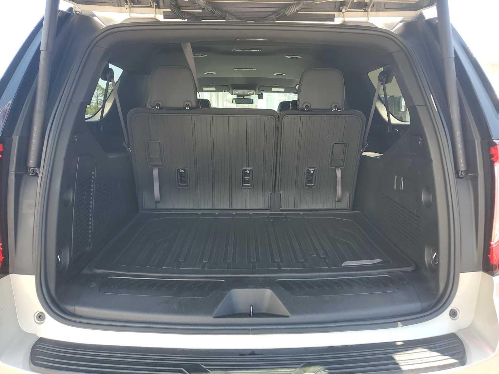 Used 2023 Pearl Beige Metallic GMC SLT image 5