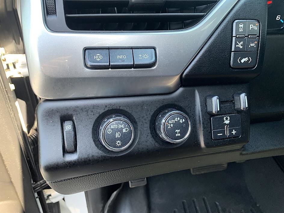Used 2019 Summit White Chevrolet Premier image 24