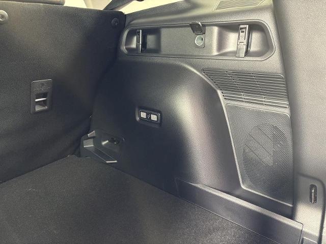 New 2025 Velocity Blue Metallic Ford Outer Banks® image 7