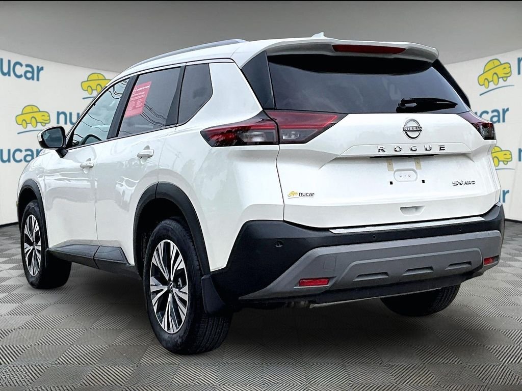 Used 2023 White Nissan SV image 4