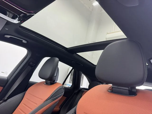 New 2027 Black Mercedes-Benz GLC 300 image 5
