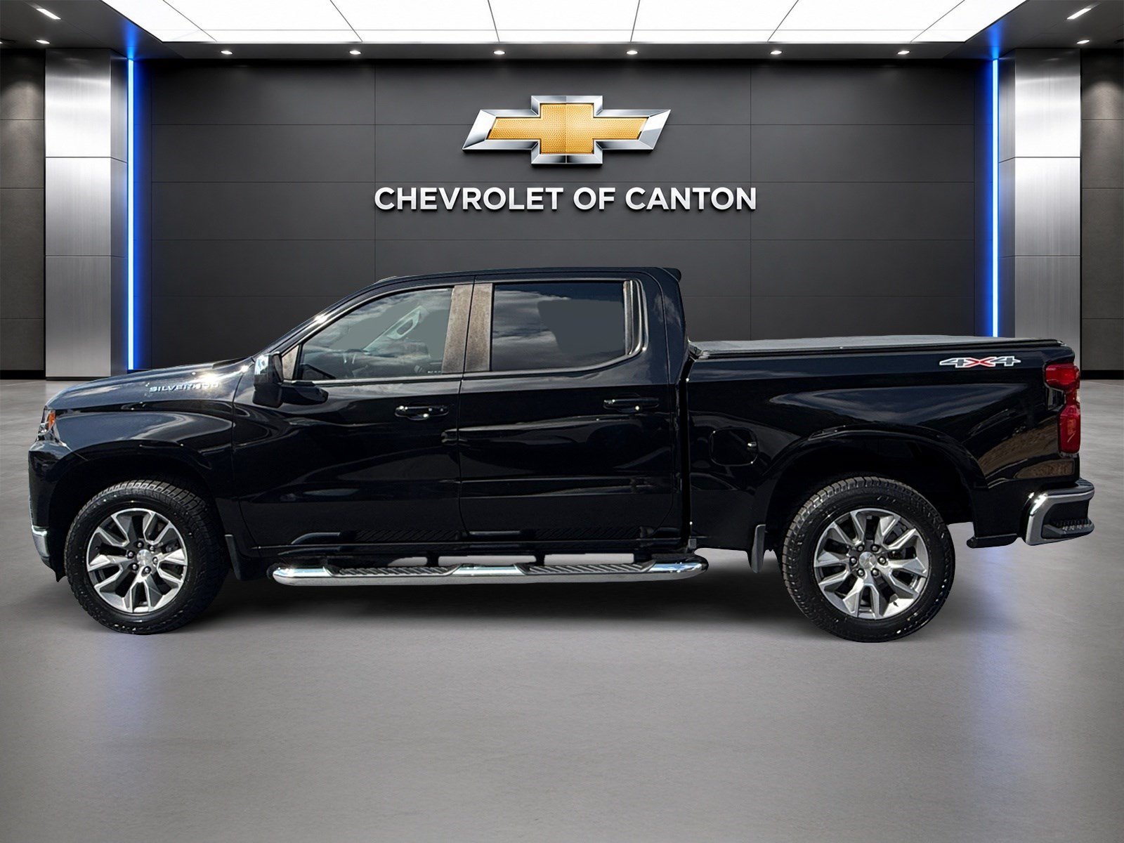 Used 2022 MOSAIC BLACK METALLIC Chevrolet LT image 8