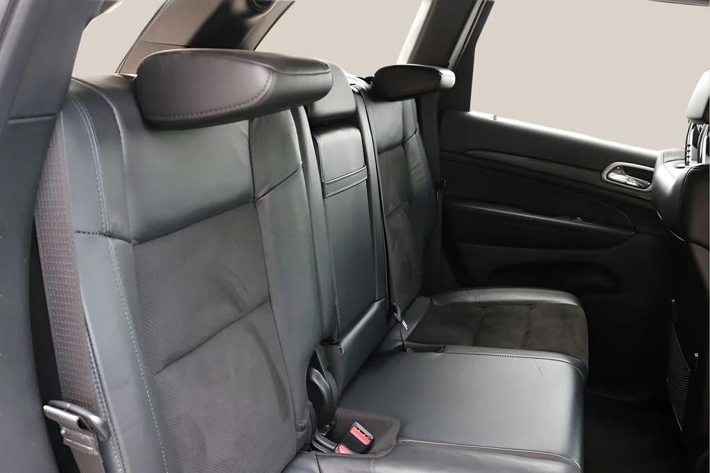 Used 2022 White Jeep Laredo X image 21