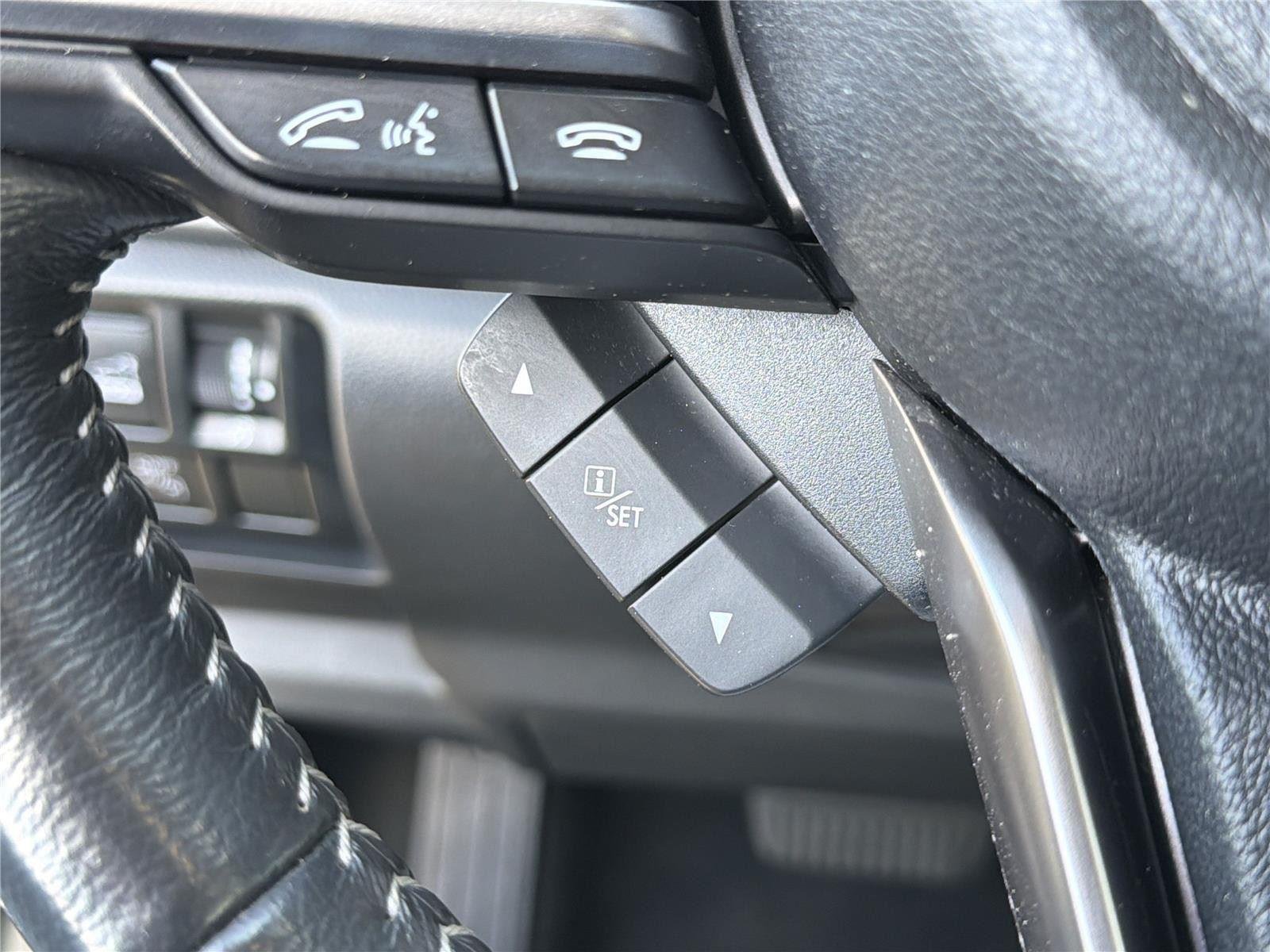 Used 2022  SUBARU 2.5IPREM image 20