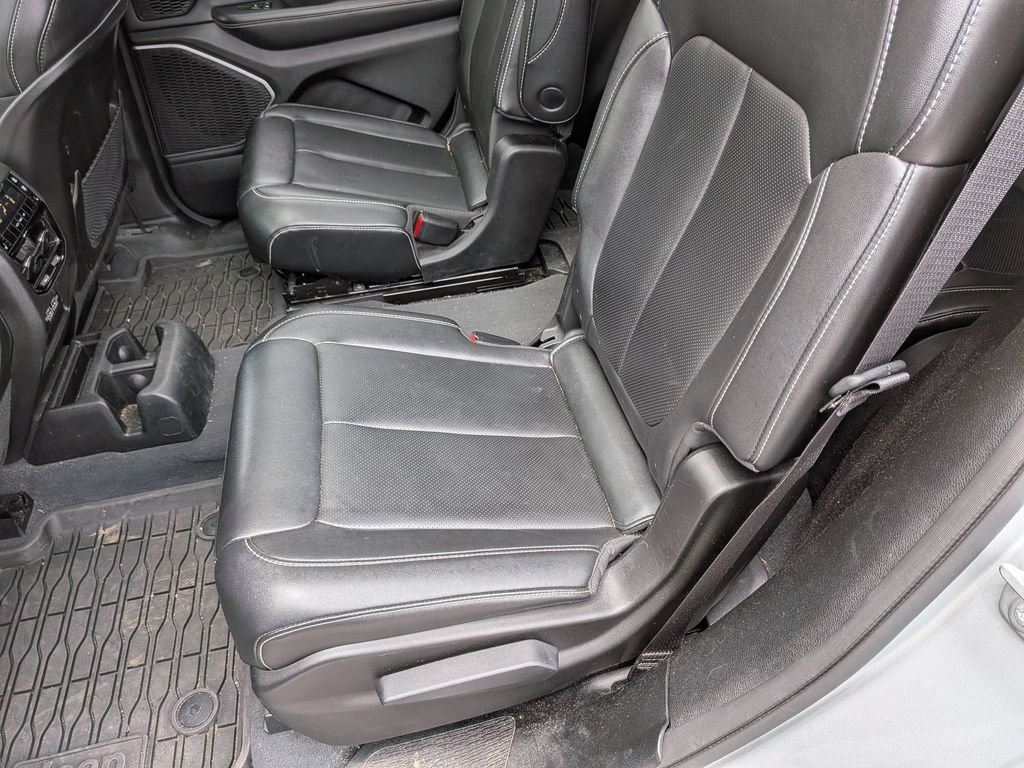 Used 2023 Silver Jeep Limited image 27