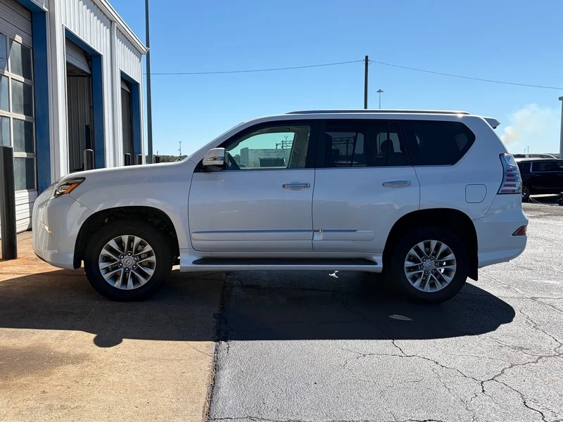 Used 2015 Starfire Pearl LEXUS 460 image 2