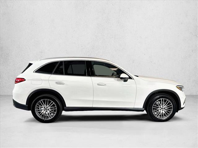 New 2026 Polar White Mercedes-Benz GLC 300 image 34