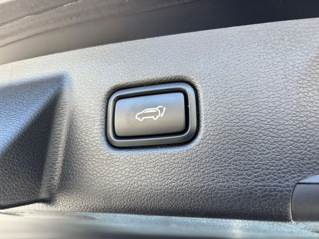 Used 2021 Black Kia EX image 21