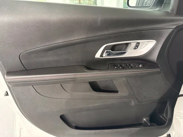 Used 2015 White Chevrolet LT image 17