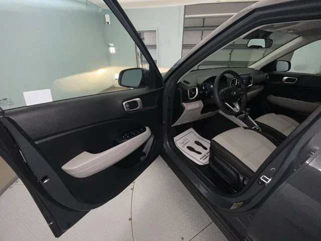 Used 2024 Gray Hyundai SEL image 11