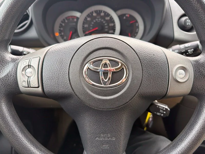 Used 2011 Blue Toyota Base image 13