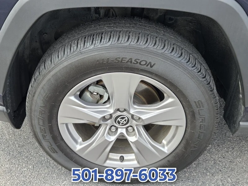 Used 2022 Blueprint TOYOTA XLE AWD image 16