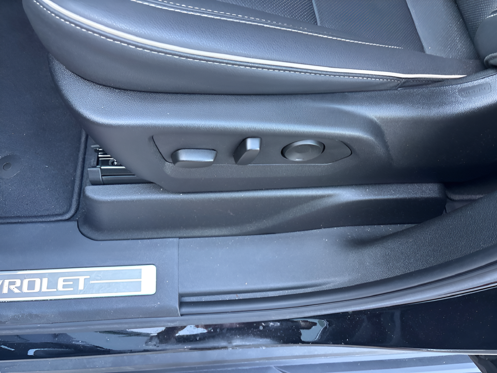 Used 2025 Black Chevrolet Premier image 26