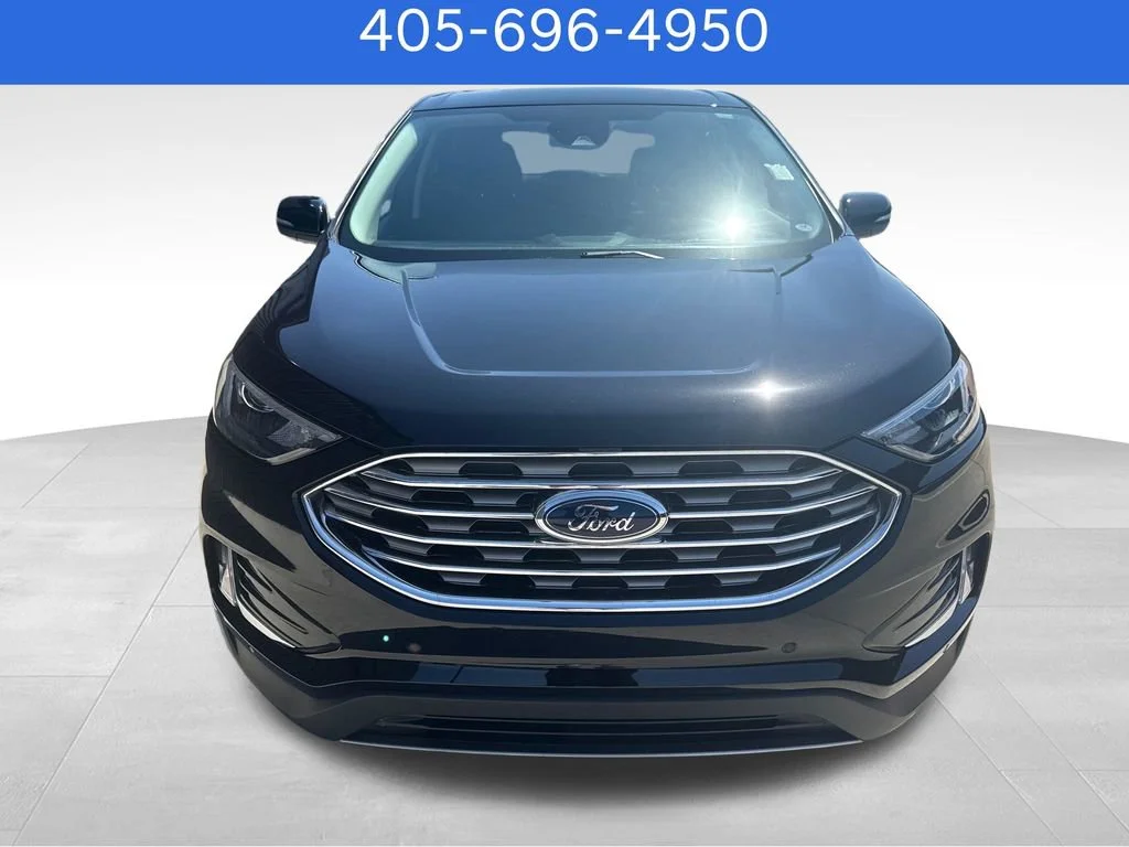 Pre-Owned 2024 Ford Edge Titanium