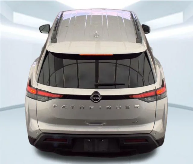 Used 2024 Silver Nissan SV image 2