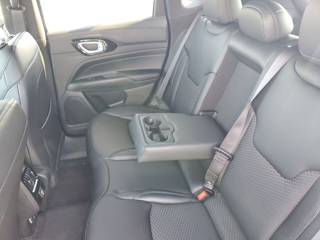 New 2026 Hydro Blue Pearlcoat Jeep Latitude image 8