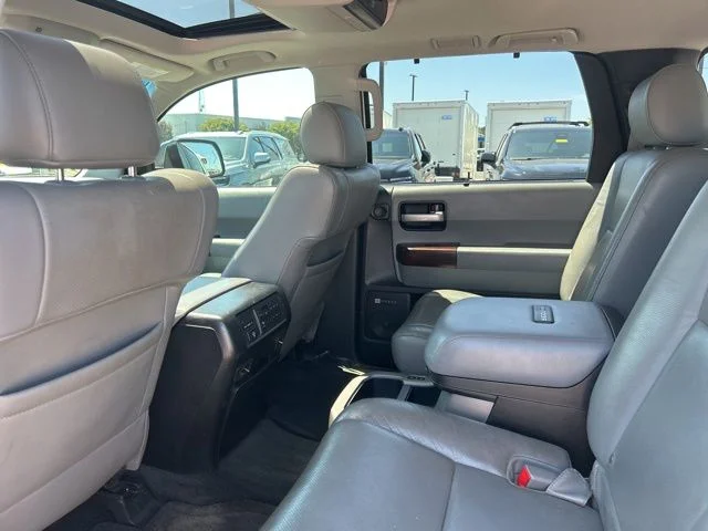 Used 2013 White Toyota Platinum image 28