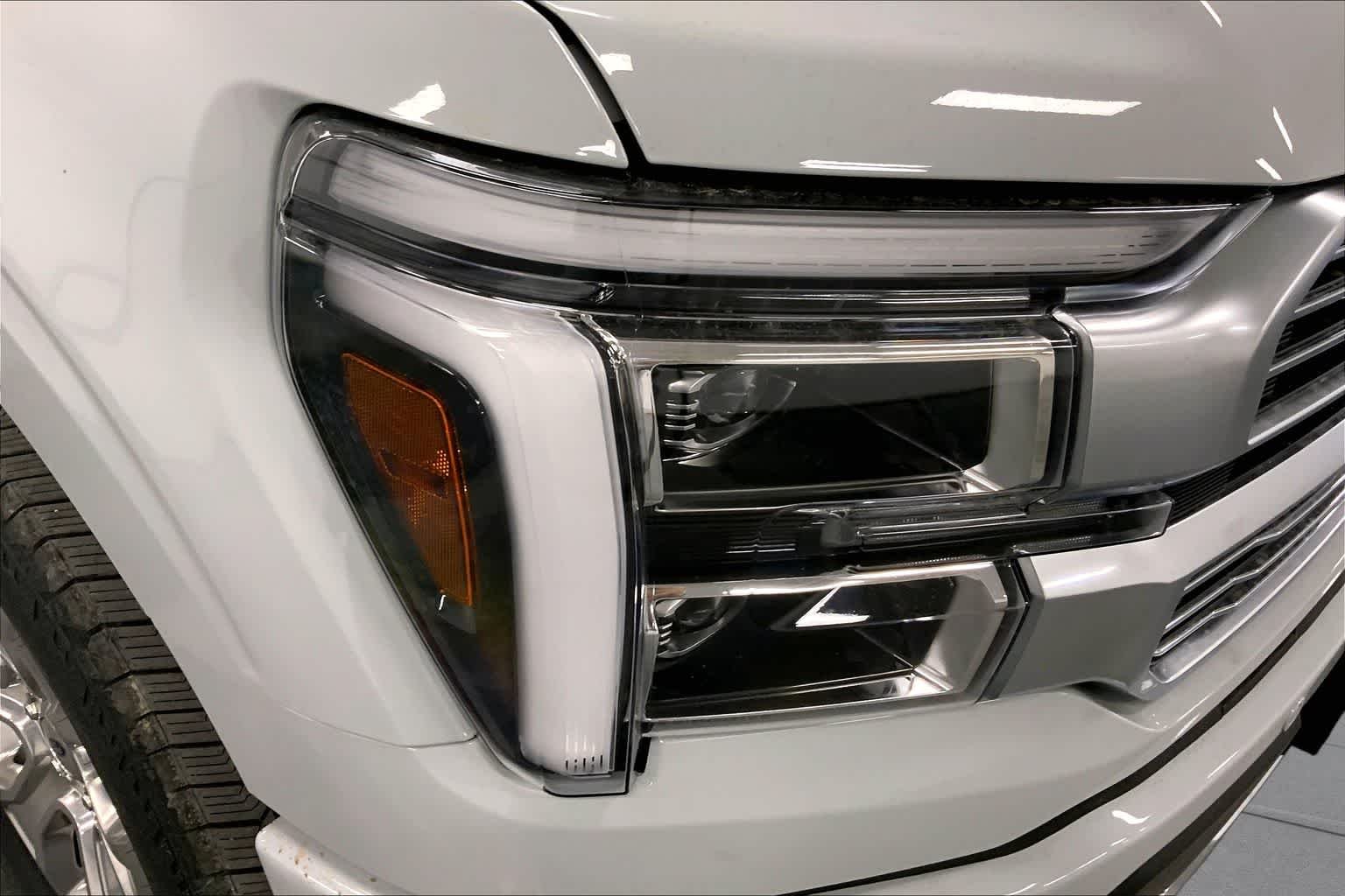 New 2026 Avalanche Ford Platinum® image 13