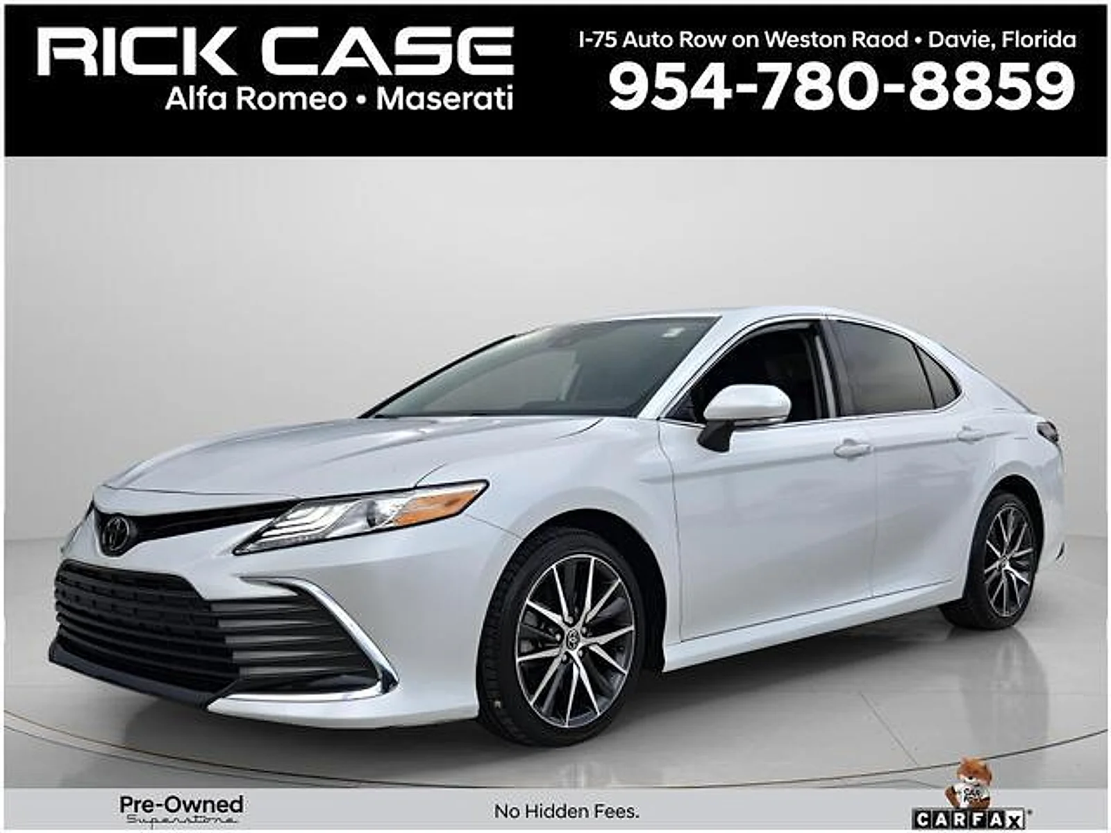 Used 2021 Wind Chill Pearl Toyota XLE image 1
