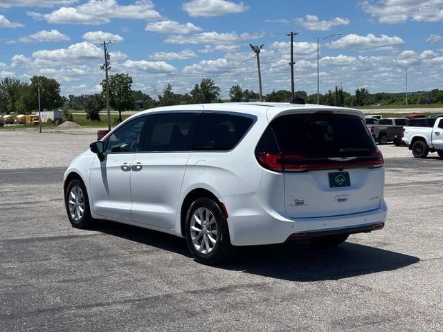 2026 Chrysler Pacifica Limited - Photo 3