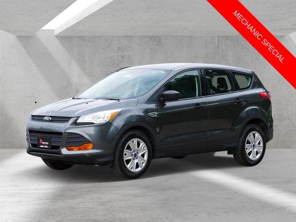 Used 2015  Ford S image 6