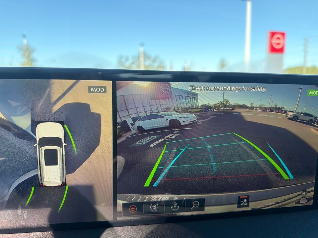 New 2026 White Nissan PRO-4X image 37