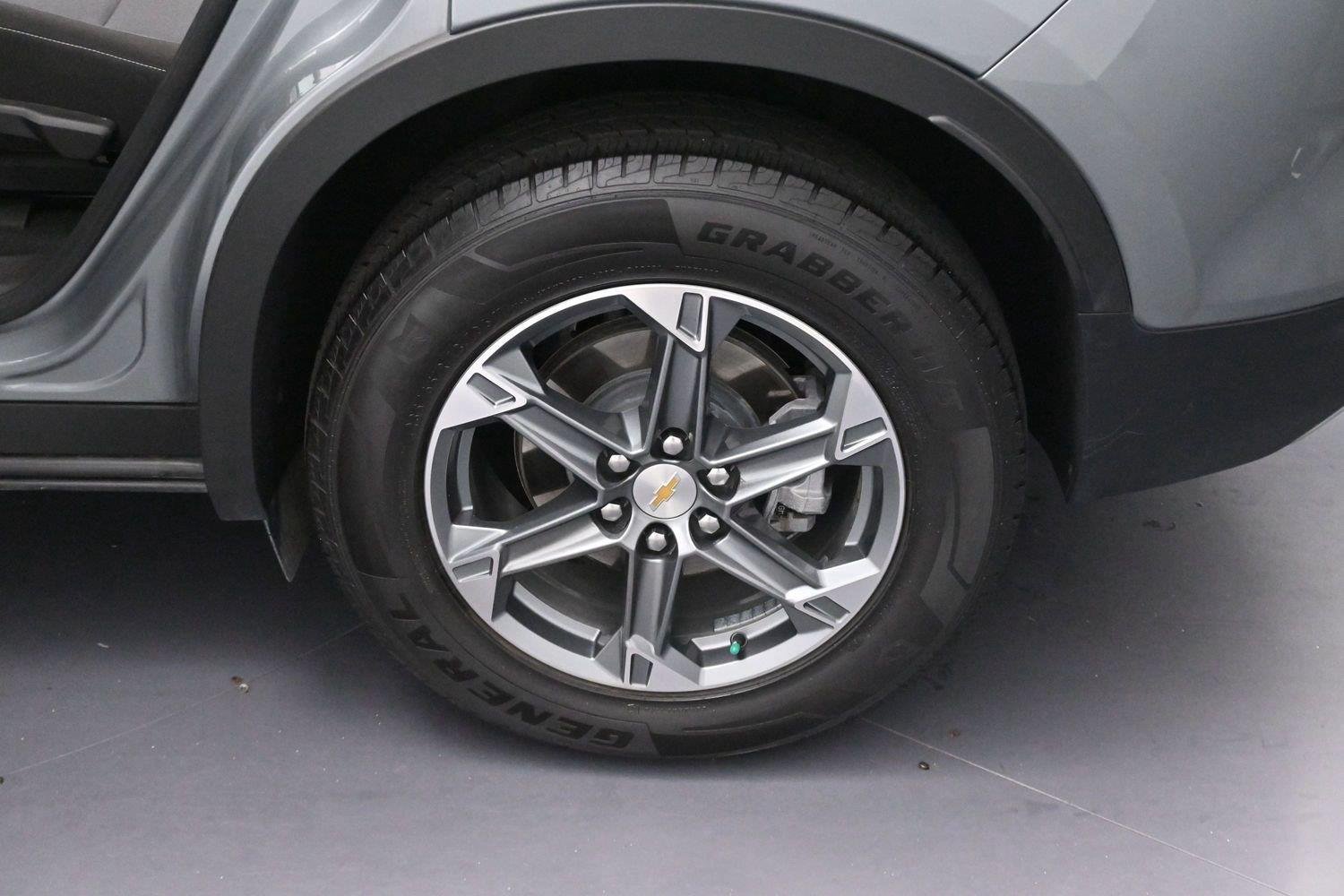 Used 2025 Sterling Gray Metallic Chevrolet 2LT image 31