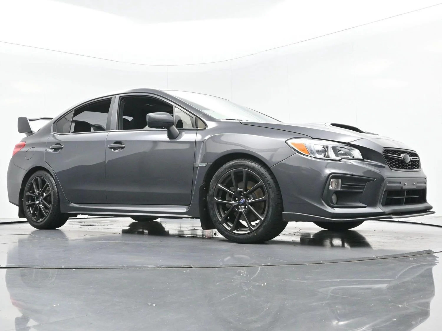 Used 2020 Magnetite Gray Metallic Subaru Premium image 43