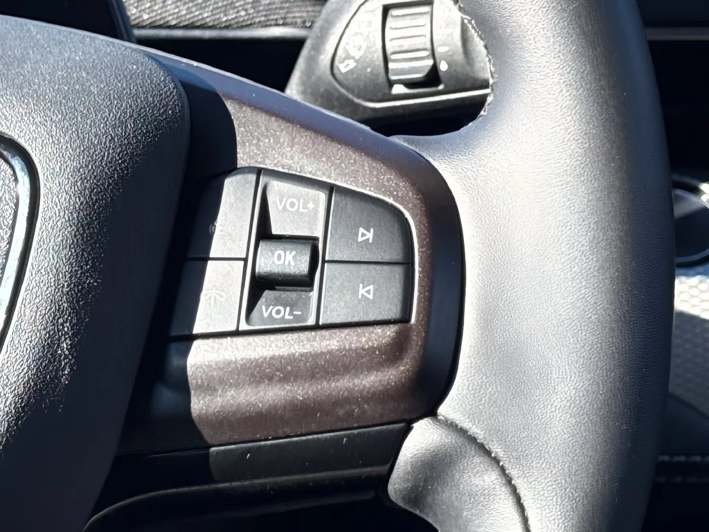 Used 2023 Gray Ford Select image 16
