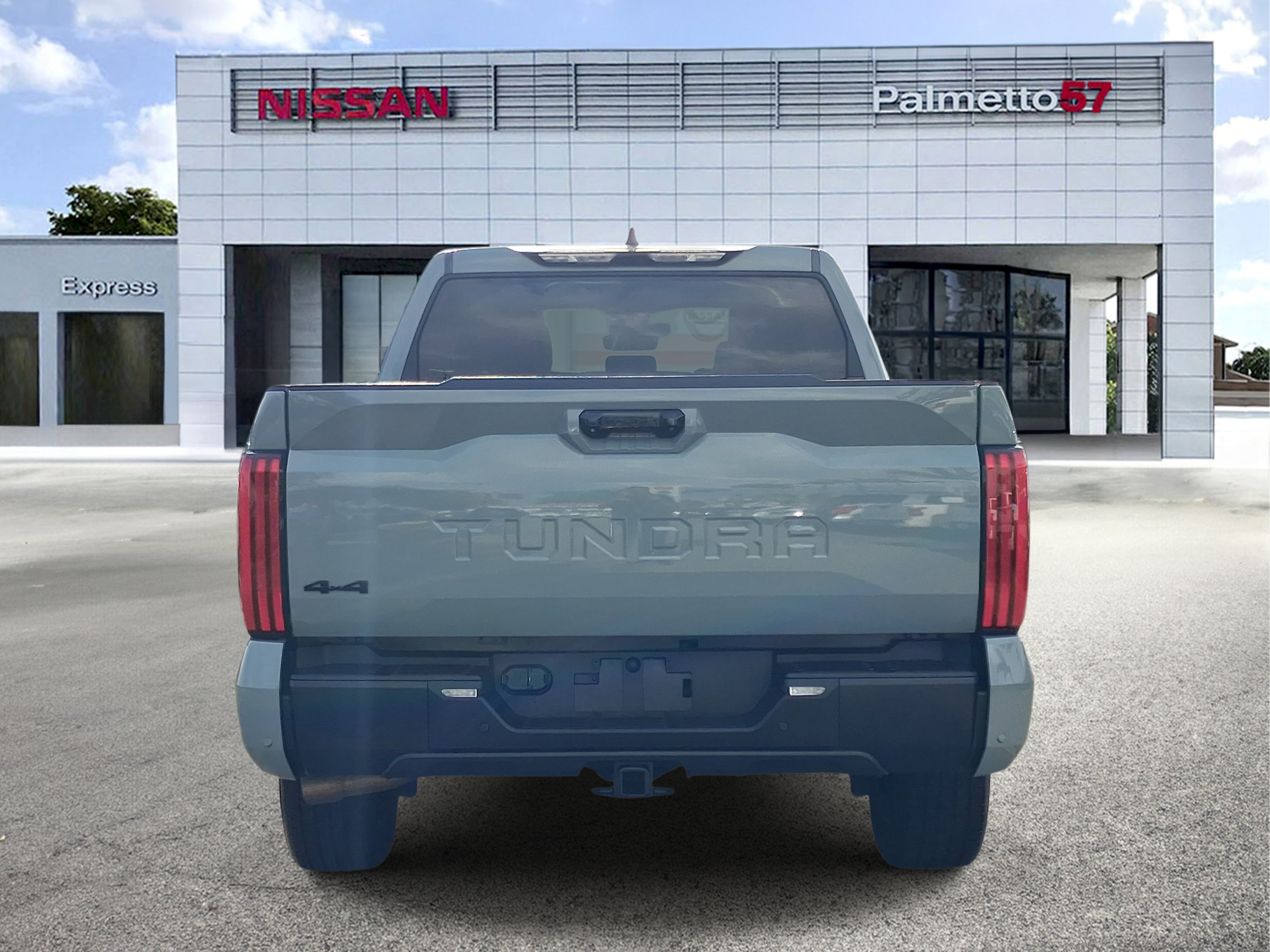 Used 2024  Toyota Limited image 5